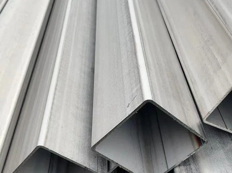 Steel structure and stringers